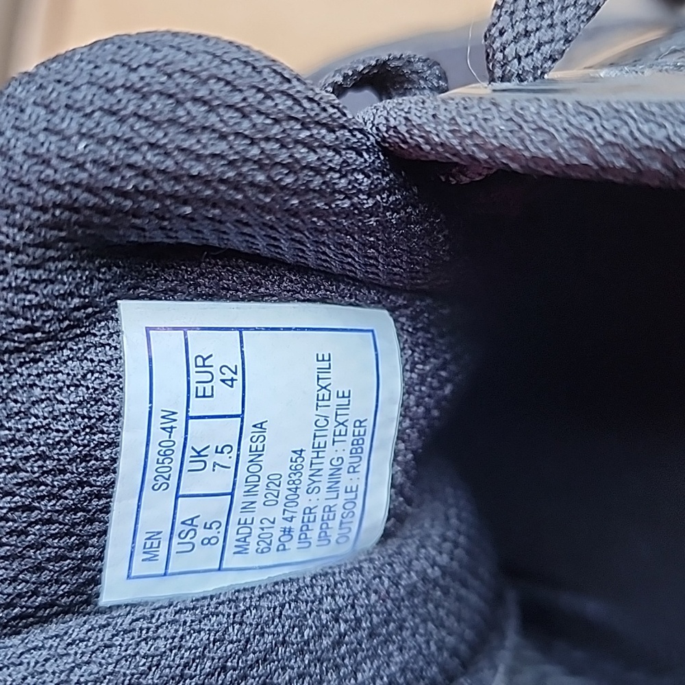 New Saucony Men's Black Athletic Shoes - Picture 9 of 11